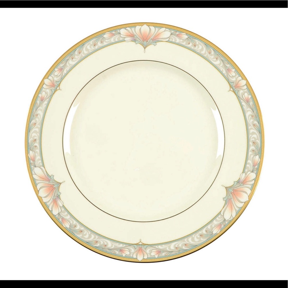 Set of (8)Noritake China Barrymore pattern 10 5/8 in dinner plate.